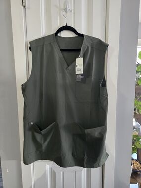 FIGS Moss Scrub Top XL - NWT